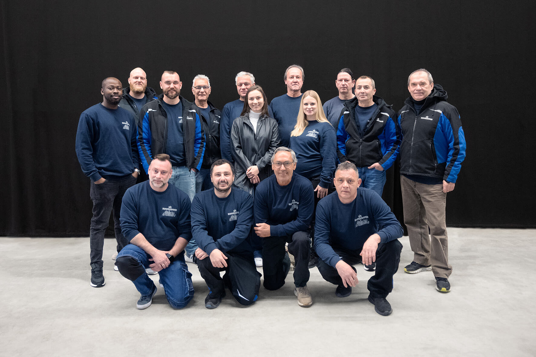 Rumpelkammer_Team_schwarz_10x15