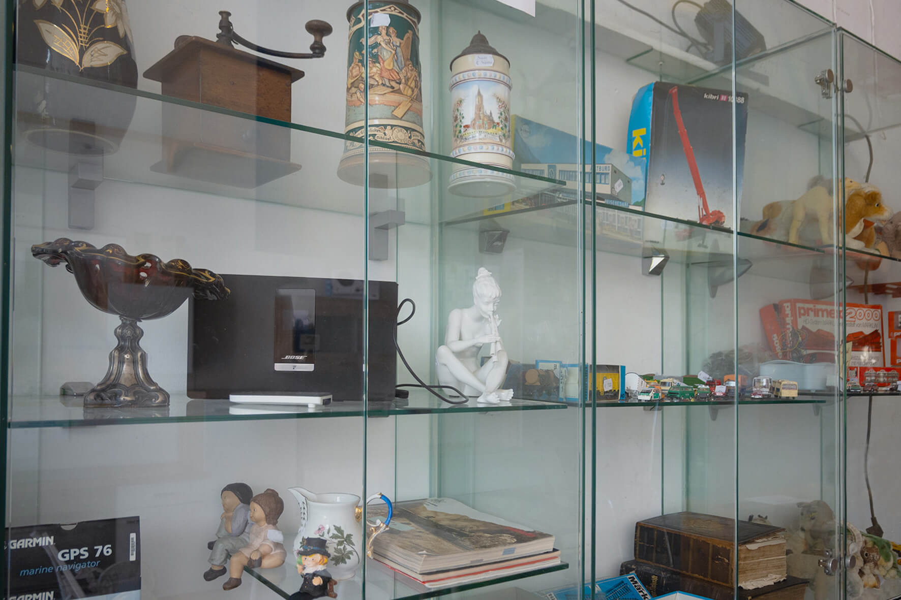 rumpelkammer_gebraucht-Vitrine1